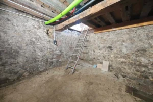 cave en sous sol avec pierre apparentes d'un local situé à Honfleur
