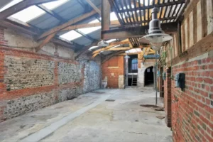 Espace ouvert type open-space à réorganiser