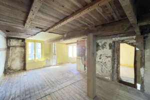Mur en brique à l’étage, appartement duplex de caractère à Honfleur