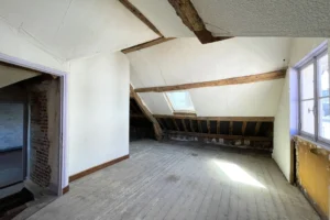 Structure bois apparente, appartement duplex à rénover à Honfleur
