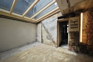 Pièce de vie à rénover, avec grand espace à exploiter, maison à vendre à Honfleur