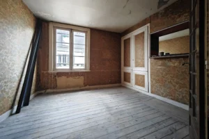 Étage nuit du duplex à rénover à Honfleur, possibilité d'aménagement spacieux